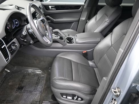 Certified 2020 Porsche Cayenne image 6