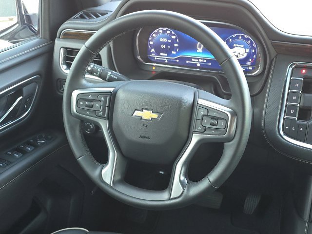 Used 2024 Chevrolet Suburban Premier w/ Premium Package AWD/4WD image 22