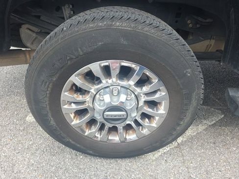 Used 2022 Ford F250 XLT w/ XLT Premium Package AWD/4WD image 11