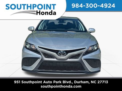 Used 2023 Toyota Camry SE FWD image 2