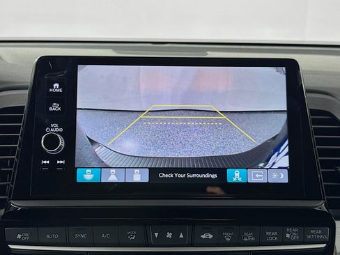 New 2026 Honda Odyssey Touring image 14