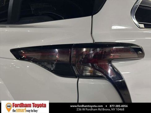 Certified 2024 Toyota Sienna LE FWD image 12
