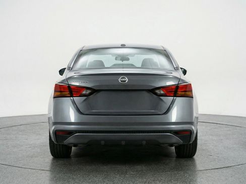 Used 2025 Nissan Altima 2.5 SV image 7