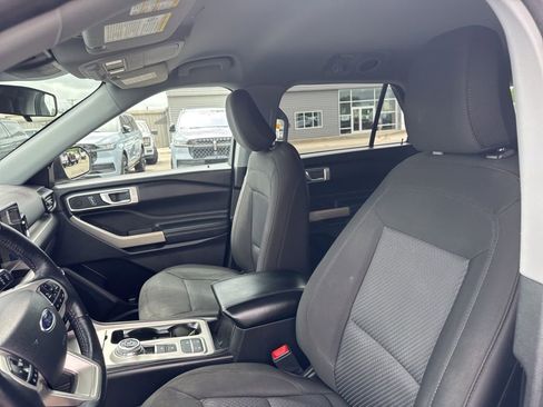 Used 2023 Ford Explorer XLT RWD image 25