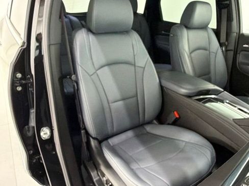 Used 2024 Buick Enclave Essence w/ Experience Buick Package AWD/4WD image 21