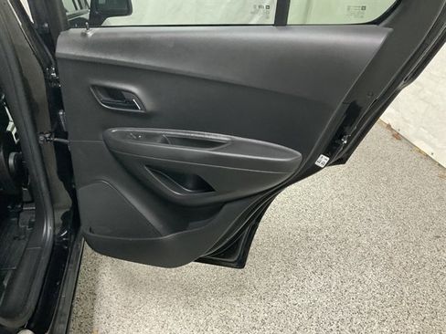 Used 2019 Chevrolet Trax Premier w/ Midnight Edition image 21
