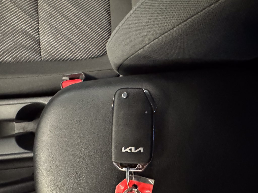 Used 2024 Kia Seltos LX AWD/4WD image 17