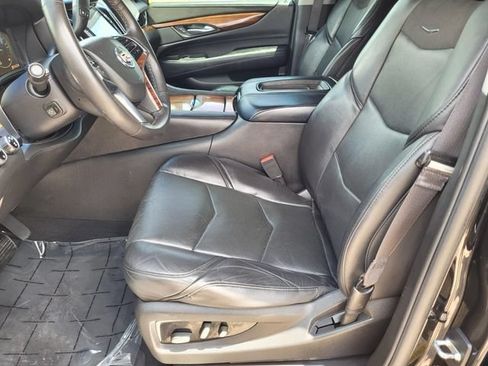 Used 2015 Cadillac Escalade Premium AWD/4WD image 18