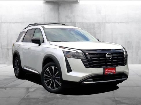 New 2026 Nissan Pathfinder Platinum AWD/4WD image 2