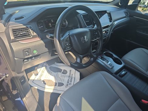 Used 2023 Honda Passport EX-L image 16
