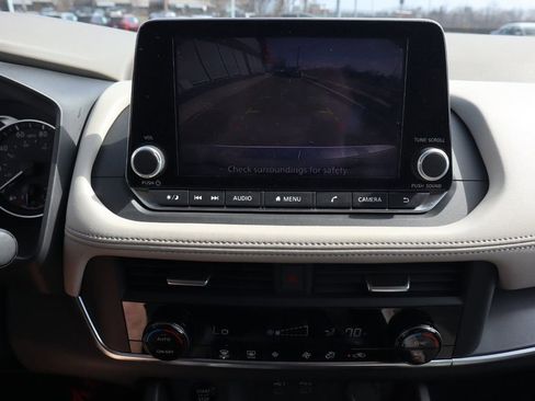 Certified 2025 Nissan Rogue SV AWD/4WD image 23