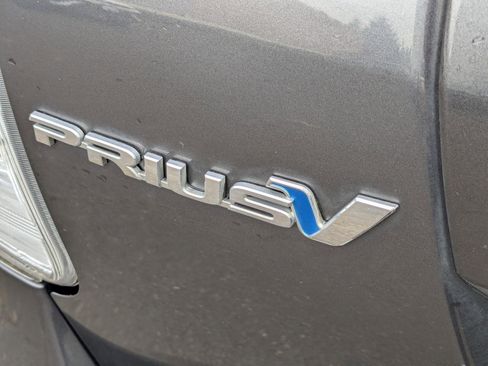 Used 2014 Toyota Prius V Two image 25