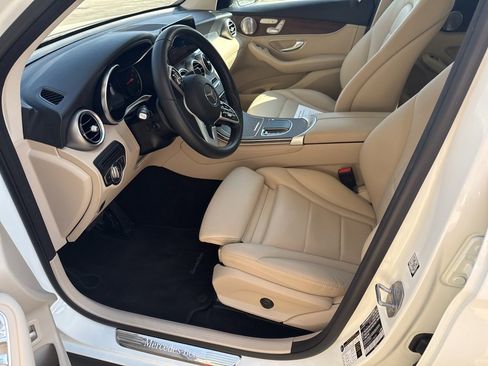 Used 2020 Mercedes-Benz GLC 300 4MATIC image 5