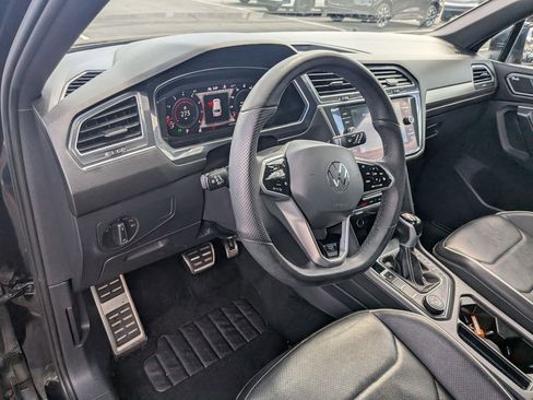 Used 2022 Volkswagen Tiguan SEL R-Line AWD/4WD image 16