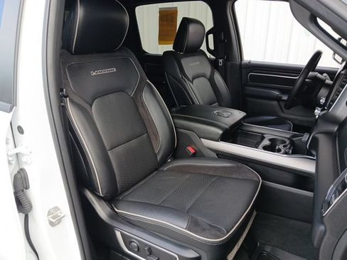 Used 2024 RAM 1500 Laramie AWD/4WD image 31