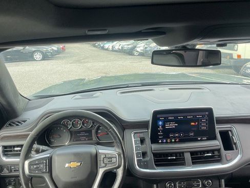 Used 2021 Chevrolet Suburban LT w/ LT Signature Plus Package AWD/4WD image 11
