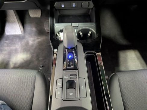 Used 2025 Toyota Prius LE image 22