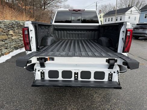 Used 2024 GMC Sierra 2500 Denali w/ Denali Reserve Package image 10