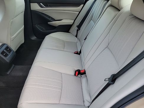 Used 2018 Honda Accord Touring image 13