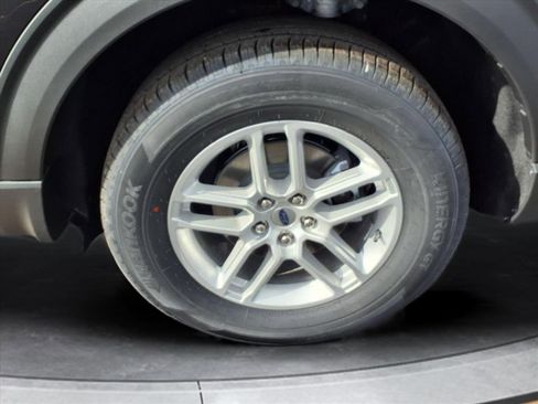 New 2026 Ford Explorer Active image 16