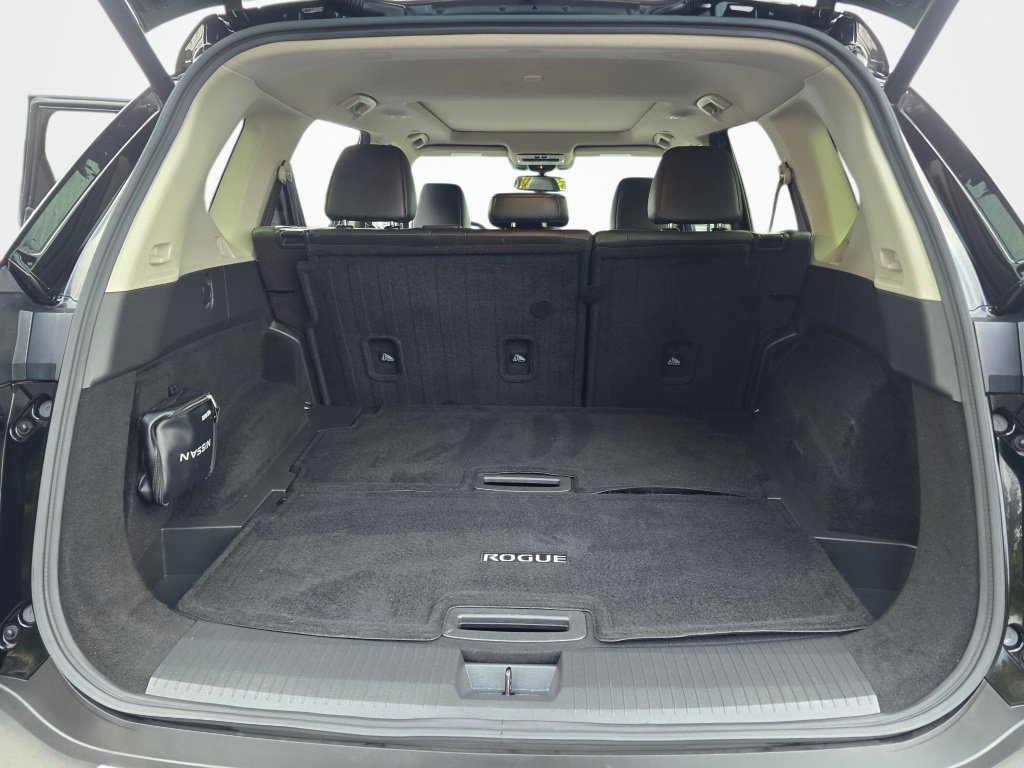 Used 2023 Nissan Rogue SL AWD/4WD image 12