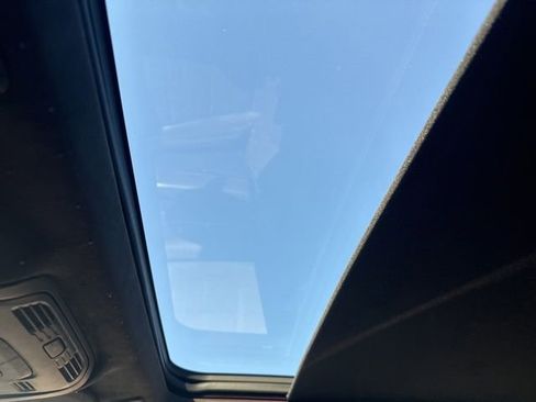 Used 2021 Cadillac Escalade ESV Premium Luxury Platinum image 14