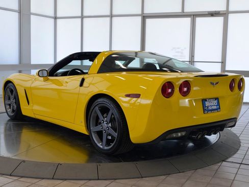 Used 2007 Chevrolet Corvette Coupe w/ Preferred Equipment Group RWD image 6