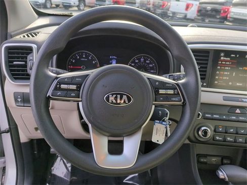 Used 2022 Kia Sportage LX image 14