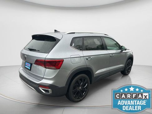 Certified 2024 Volkswagen Taos SE FWD image 5