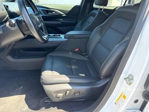 Used 2024 Chevrolet Equinox EV LT FWD image 9