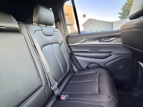 New 2025 Jeep Grand Cherokee Limited w/ MOPAR Finishing Package image 22