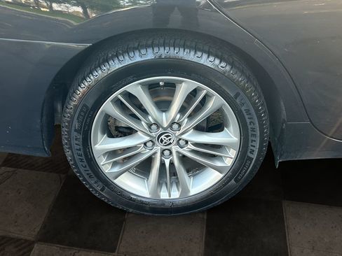 Used 2015 Toyota Camry SE FWD image 12