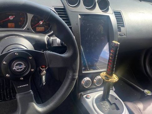 Used 2007 Nissan 350Z Touring w/ Cargo Convenience Pkg RWD image 5