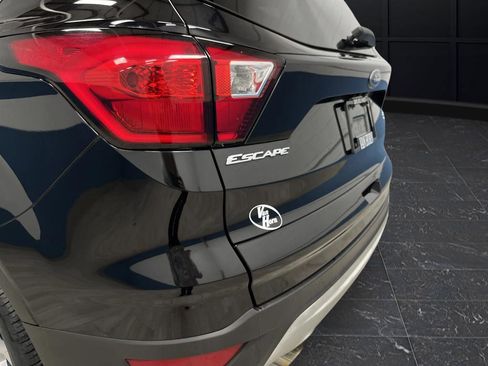 Used 2019 Ford Escape SE image 30