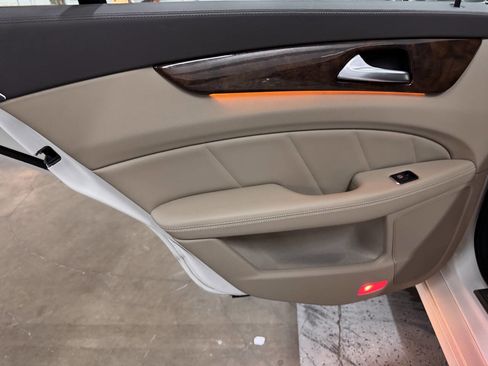 Used 2013 Mercedes-Benz CLS 550 image 27