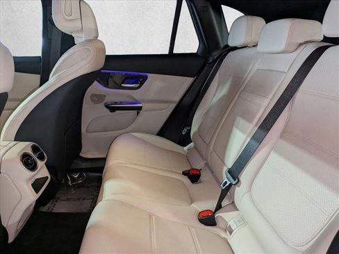Certified 2025 Mercedes-Benz GLC 300 image 17
