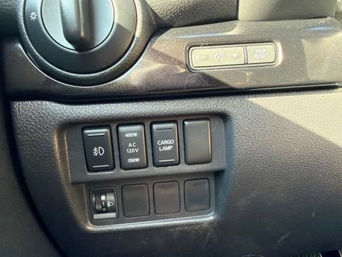 Used 2019 Nissan Titan SV w/ SV Convenience Package AWD/4WD image 21