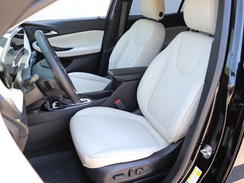 Used 2024 Buick Encore GX Preferred w/ Comfort Package FWD image 4