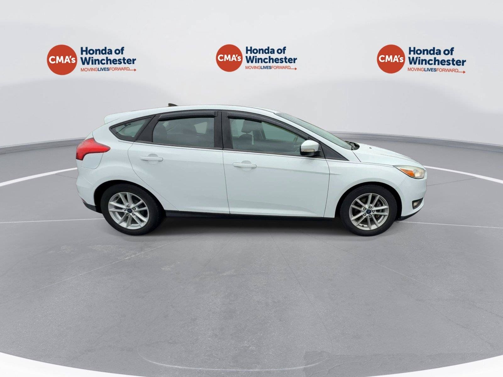 Used 2016 Ford Focus SE w/ SE Power Seat Package FWD image 9