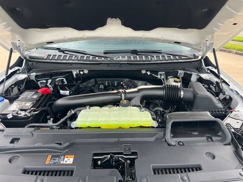 New 2027 Lincoln Navigator Reserve AWD/4WD image 17