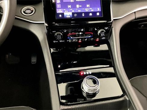 New 2025 Jeep Grand Cherokee L Altitude image 7