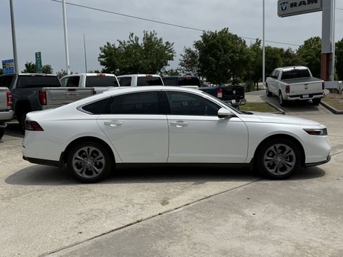 Used 2024 Honda Accord EX image 3