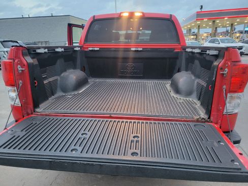 Used 2011 Toyota Tundra 4x4 CrewMax image 34