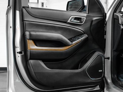 Used 2020 GMC Yukon XL Denali RWD image 51