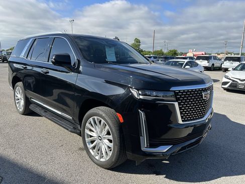 Used 2023 Cadillac Escalade Luxury AWD/4WD image 2
