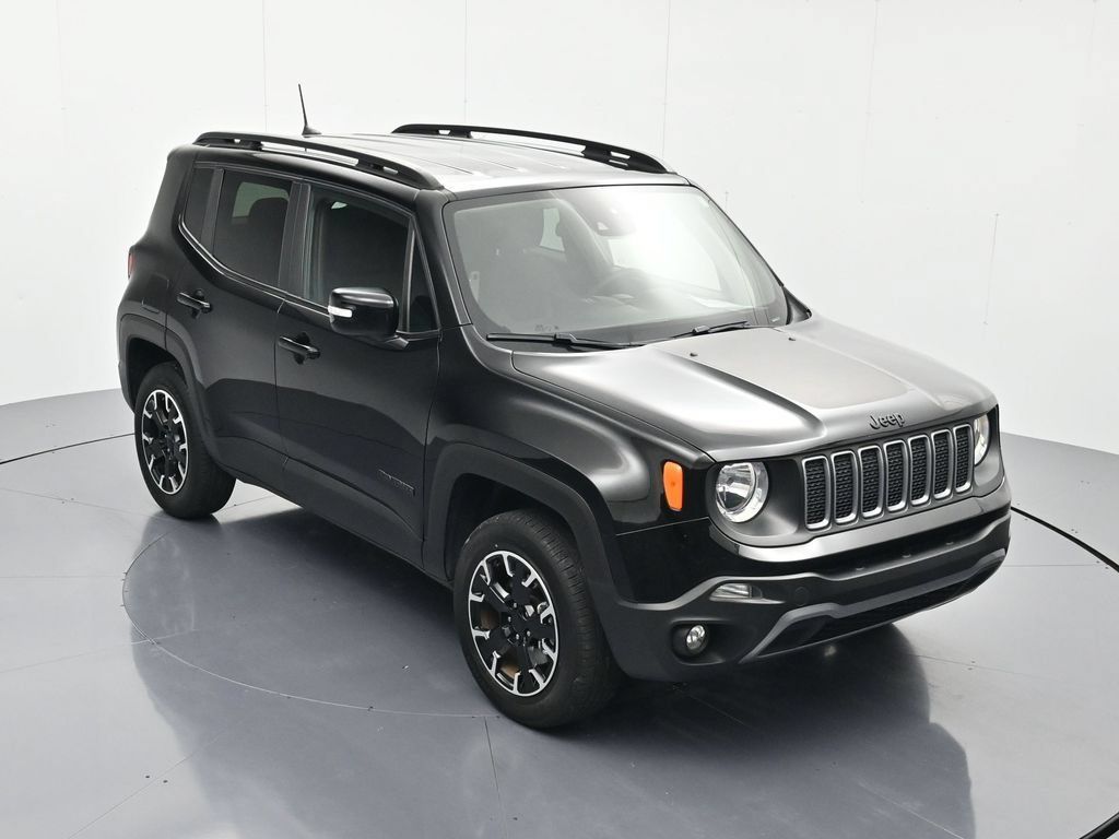 Used 2023 Jeep Renegade Latitude AWD/4WD image 30