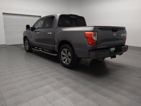 Used 2018 Nissan Titan SV w/ SV Convenience Package image 5