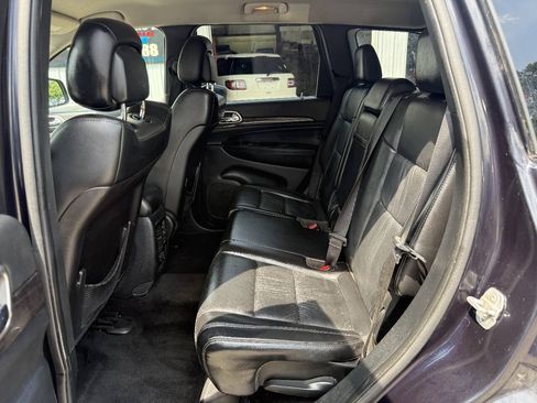 Used 2011 Jeep Grand Cherokee Laredo AWD/4WD image 12