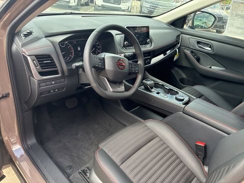 New 2026 Nissan Rogue SV AWD/4WD image 10