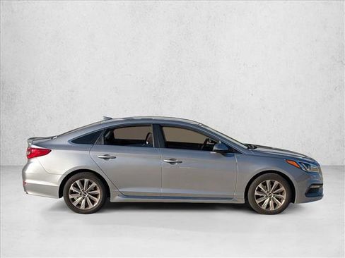 Used 2017 Hyundai Sonata Sport w/ Cargo Package FWD image 4
